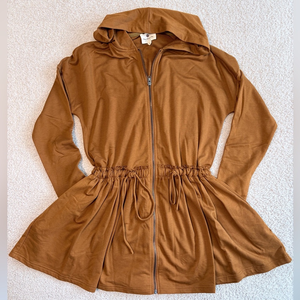 NWOT Betsey’s Boutique Hooded Tunic Sweatshirt with Drawstring Waist
